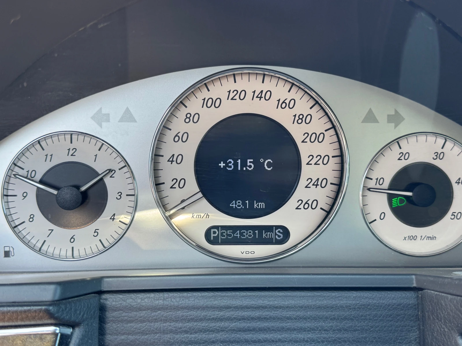 Mercedes-Benz E 220 2, 2 CDI - изображение 10