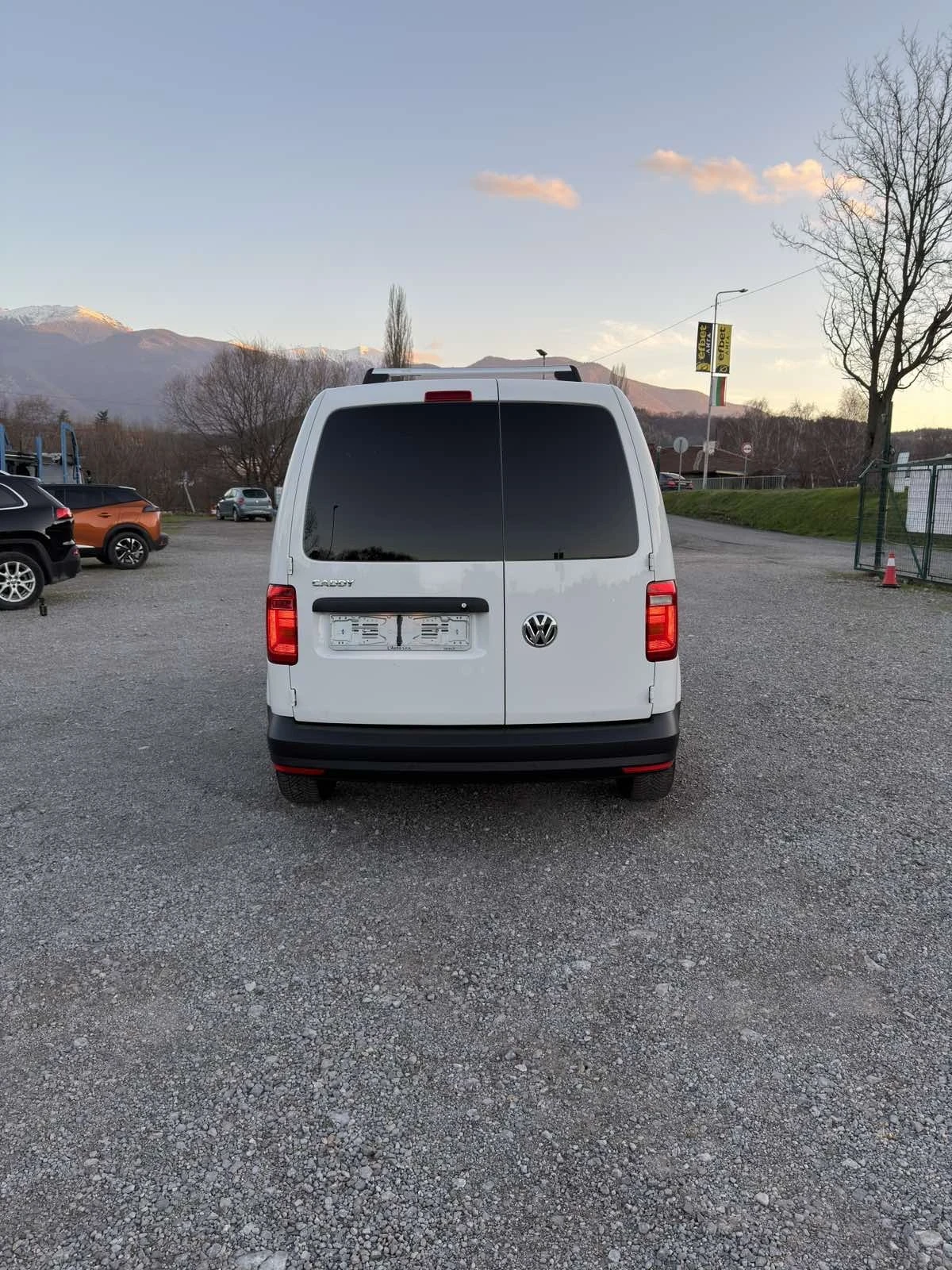 VW Caddy 115х КМ ! РЕАЛНИ ! Тарга! Перфектна! Нови ГУМИ! - изображение 5