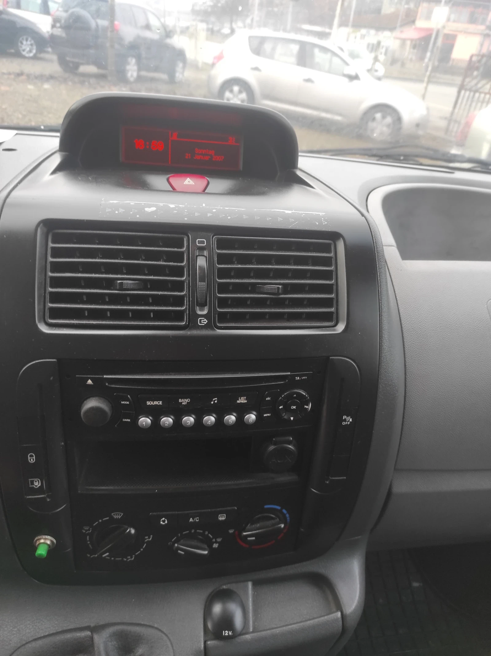 Citroen Jumpy 2.0HDi, снимка 14 - Автомобили и джипове - 53752010