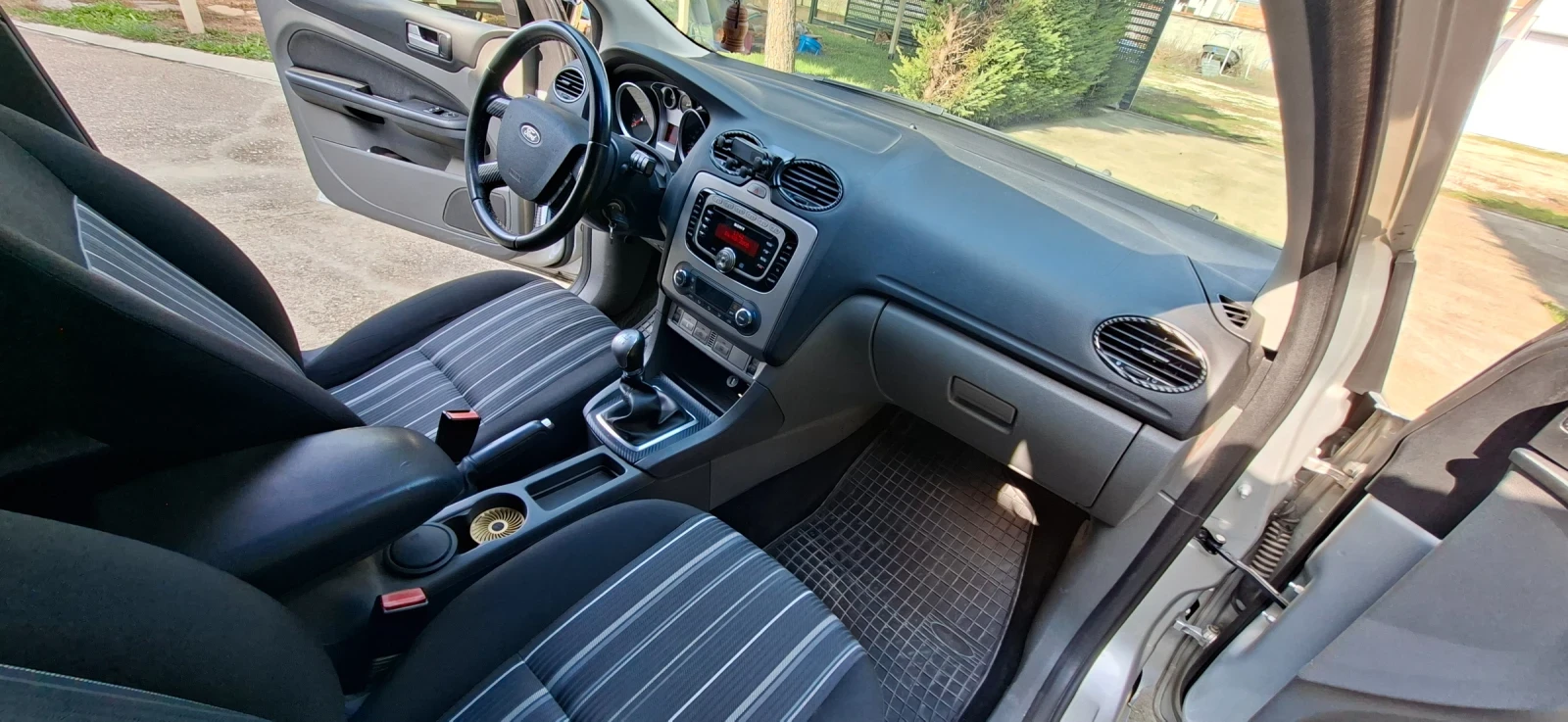 Ford Focus 1.6 101 кс , снимка 8 - Автомобили и джипове - 53708024