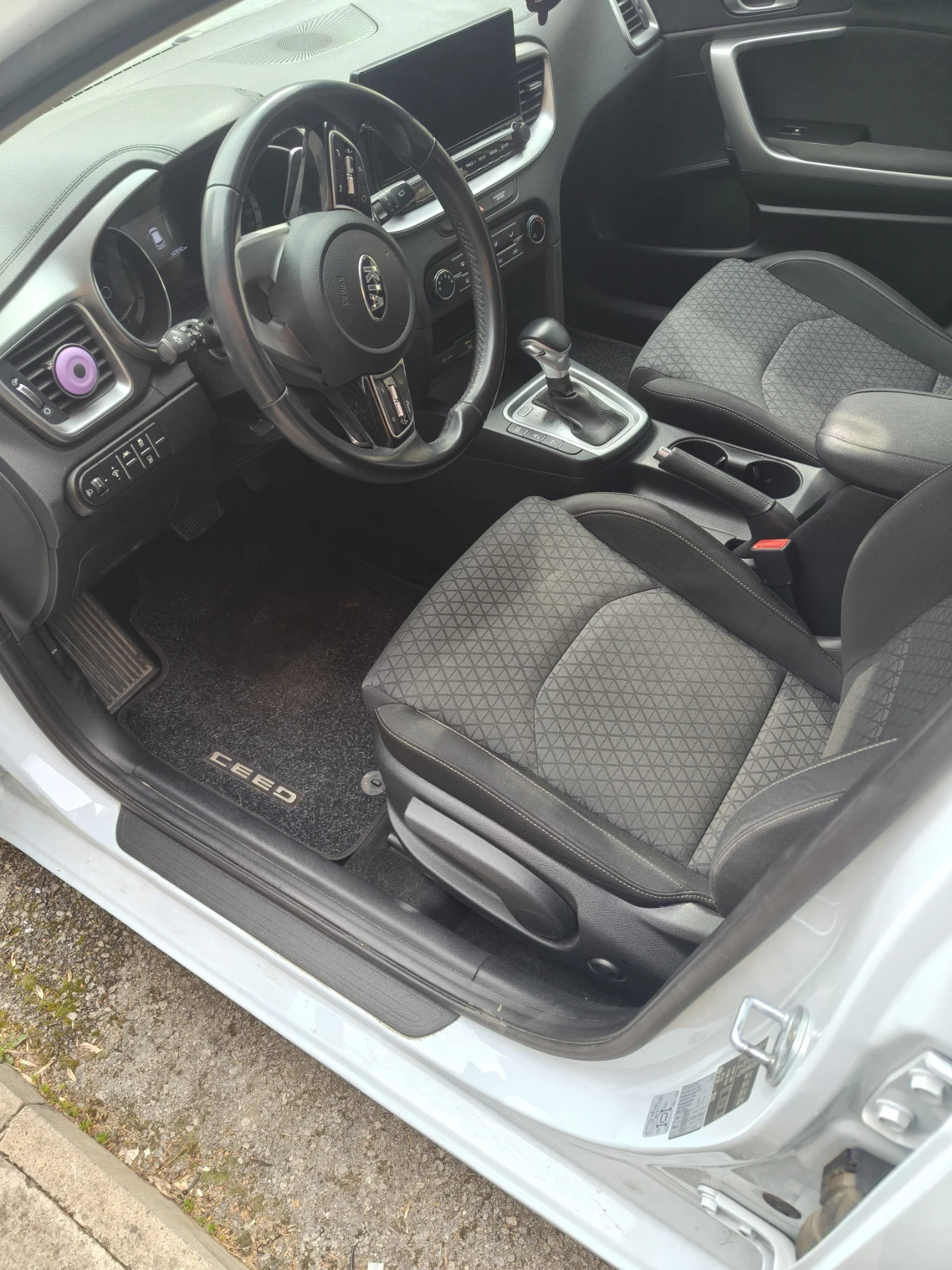 Kia Ceed, снимка 15 - Автомобили и джипове - 53928051