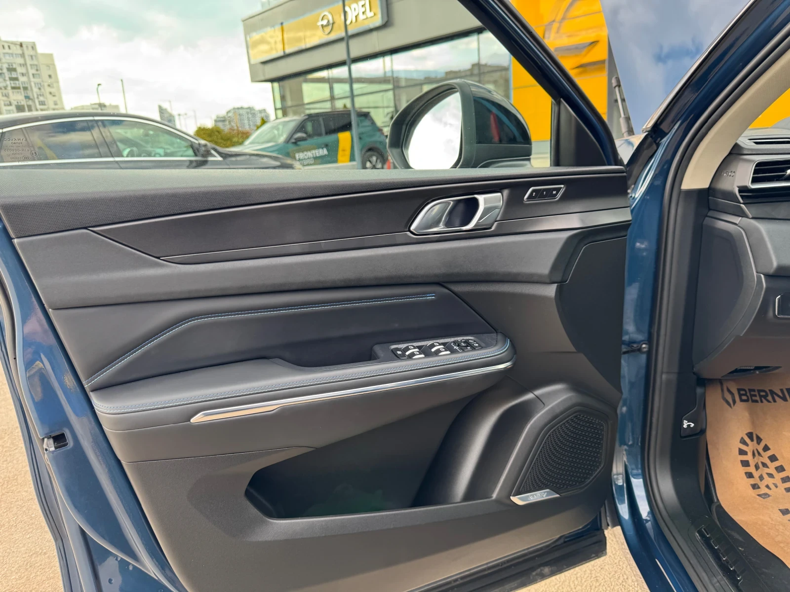 LynkCo 01, снимка 9 - Автомобили и джипове - 54049485