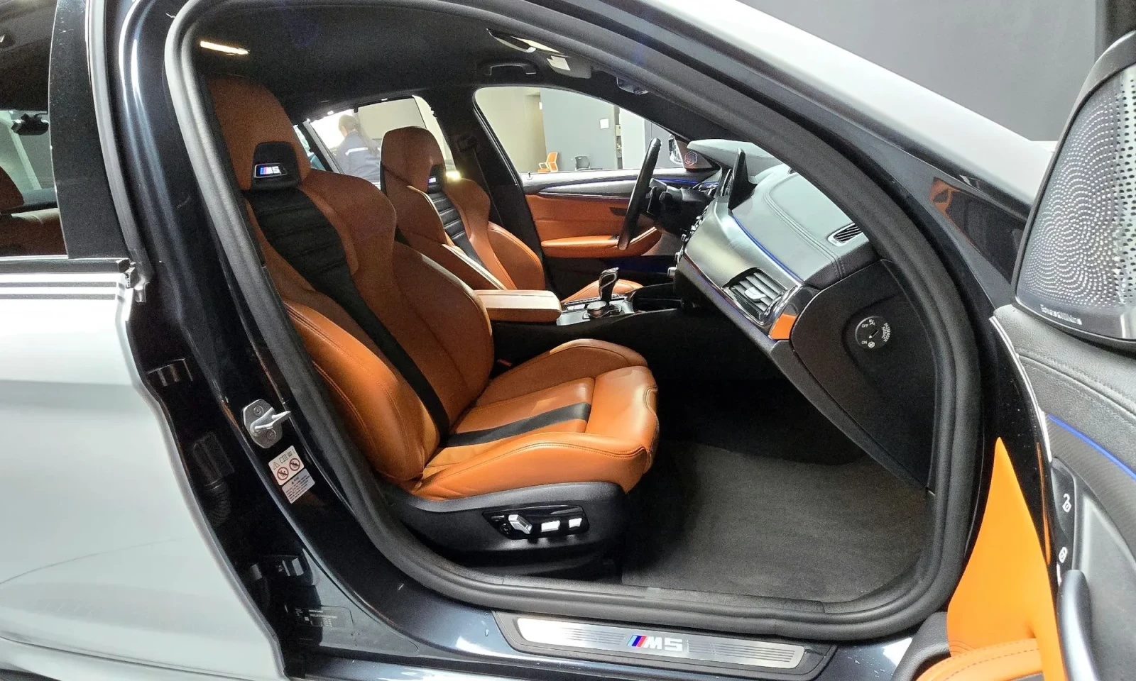 BMW M5 Bowers & Wilkins* M xDrive* Head-Up Display* , снимка 7 - Автомобили и джипове - 54169025