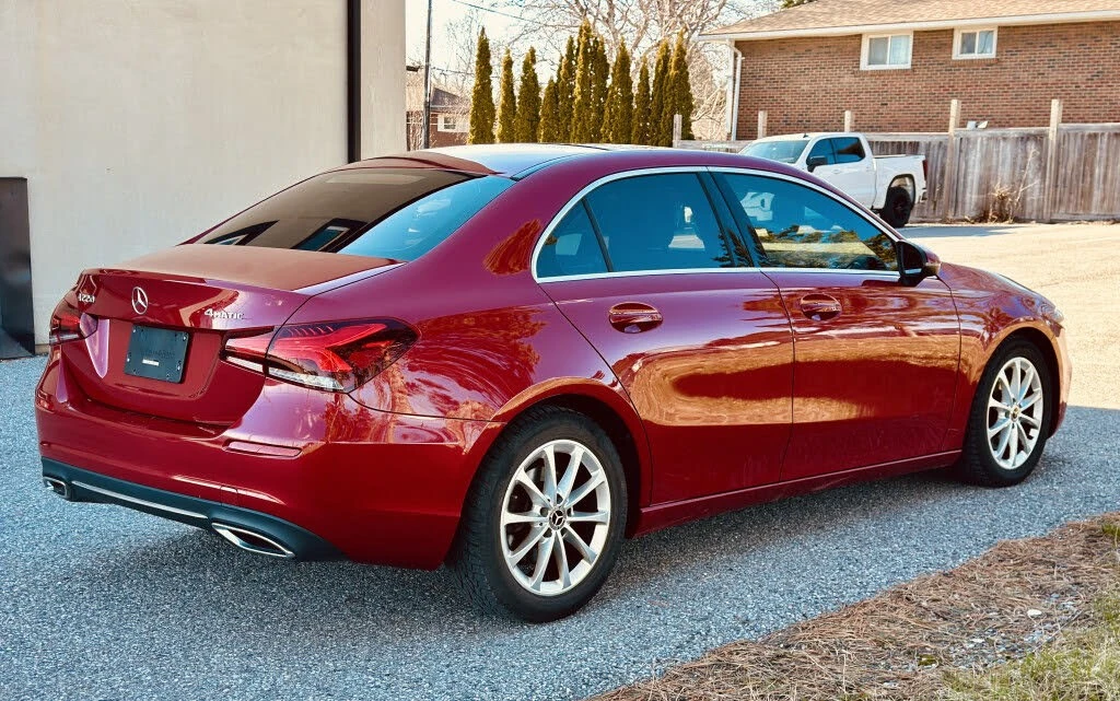 Mercedes-Benz A 220 Sedan 4MATIC* АвтоКредит* (Цена до БГ) , снимка 4 - Автомобили и джипове - 54212937