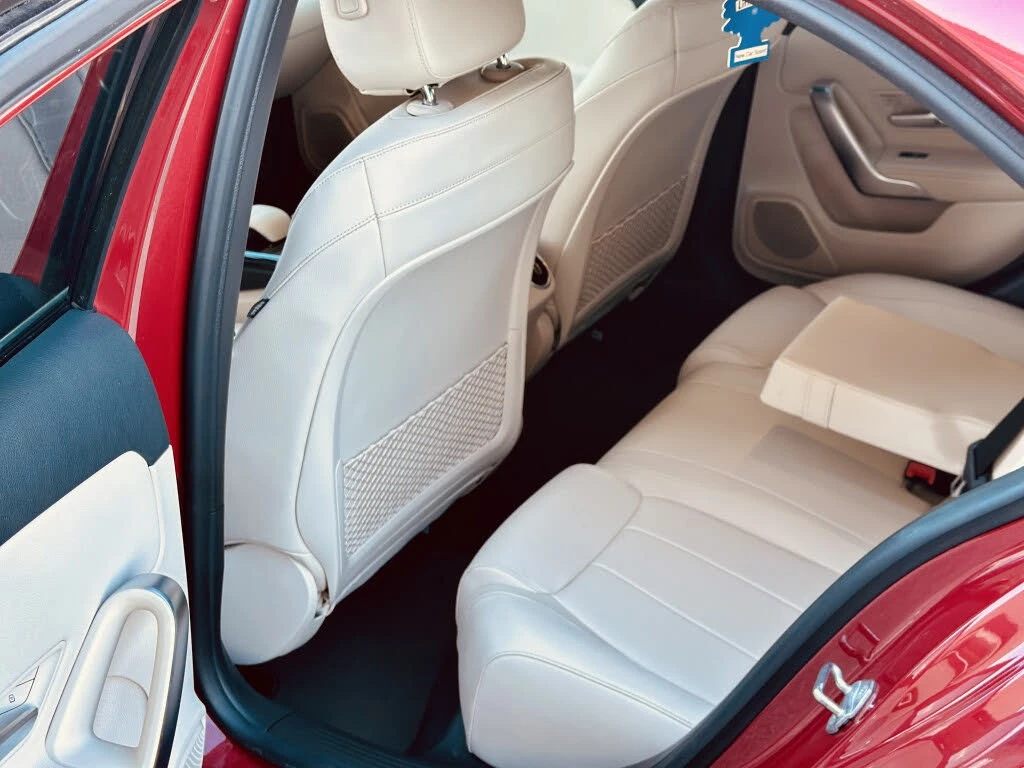 Mercedes-Benz A 220 Sedan 4MATIC* АвтоКредит* (Цена до БГ) , снимка 14 - Автомобили и джипове - 54212937