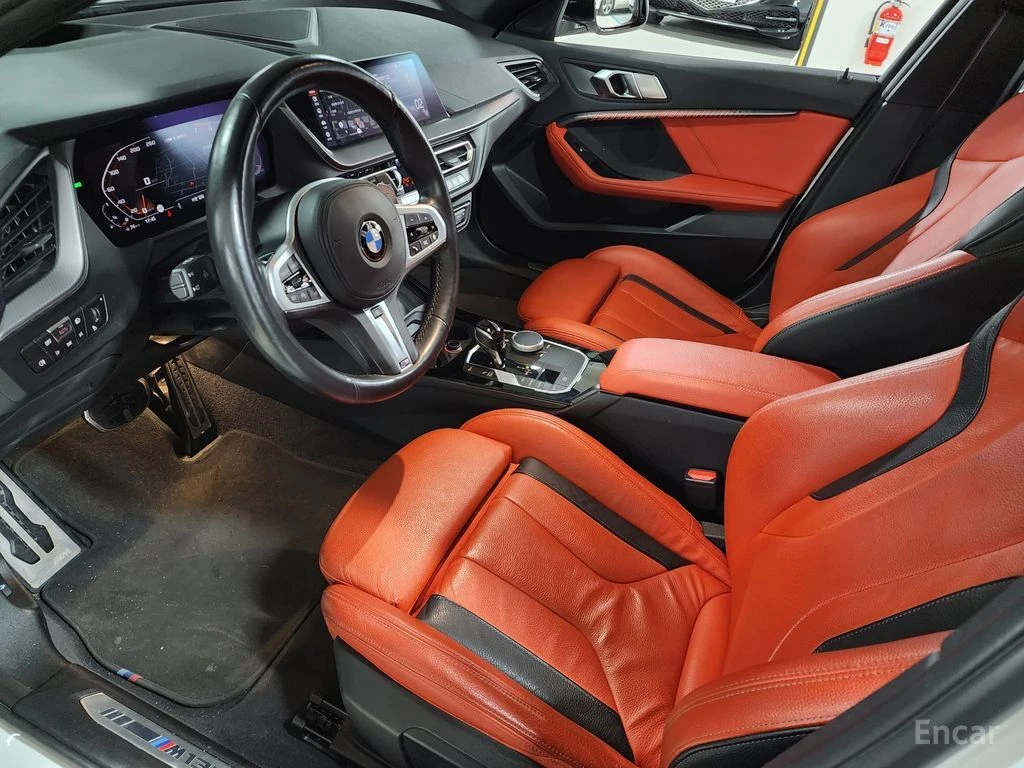 BMW 135 i* XDRIVE* M-SPORT* HEAD-UP* ПОДГРЕВ* КАМЕРА, снимка 6 - Автомобили и джипове - 54480323