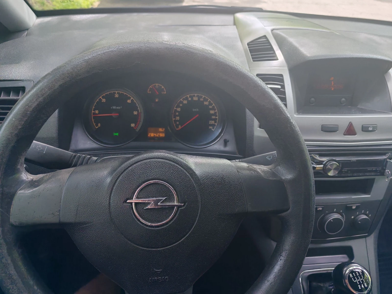Opel Zafira 1.9 CDTI 100 кс, снимка 10 - Автомобили и джипове - 54493496