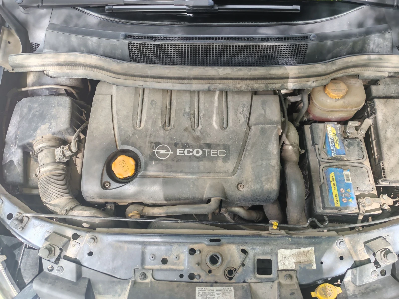 Opel Zafira 1.9 CDTI 100 кс, снимка 13 - Автомобили и джипове - 54493496