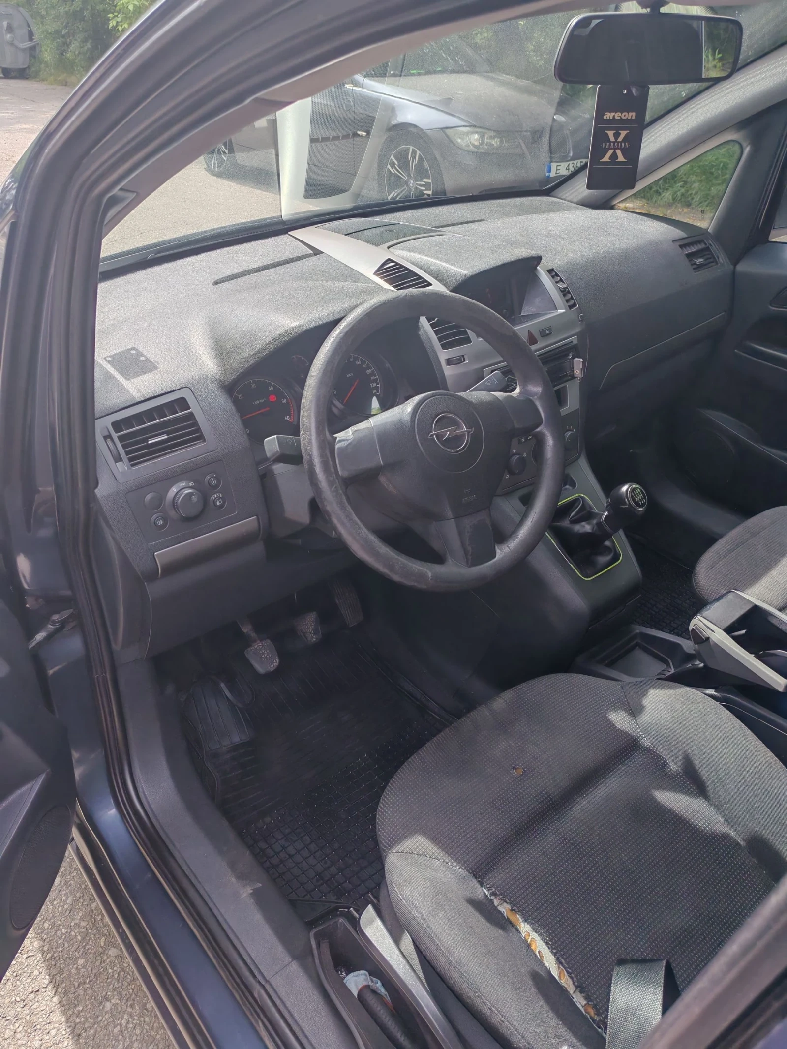 Opel Zafira 1.9 CDTI 100 кс, снимка 9 - Автомобили и джипове - 54493496