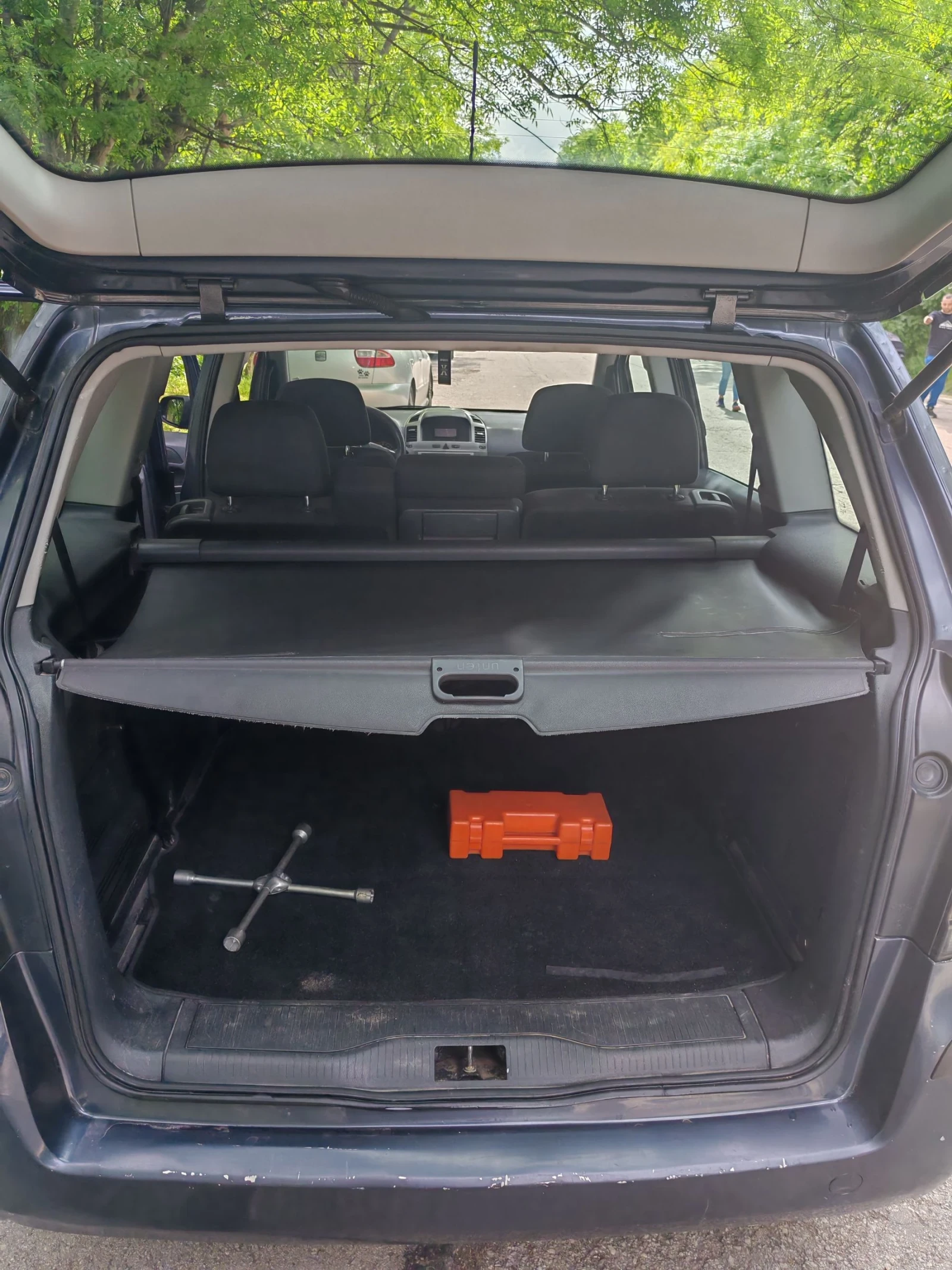 Opel Zafira 1.9 CDTI 100 кс, снимка 12 - Автомобили и джипове - 54493496