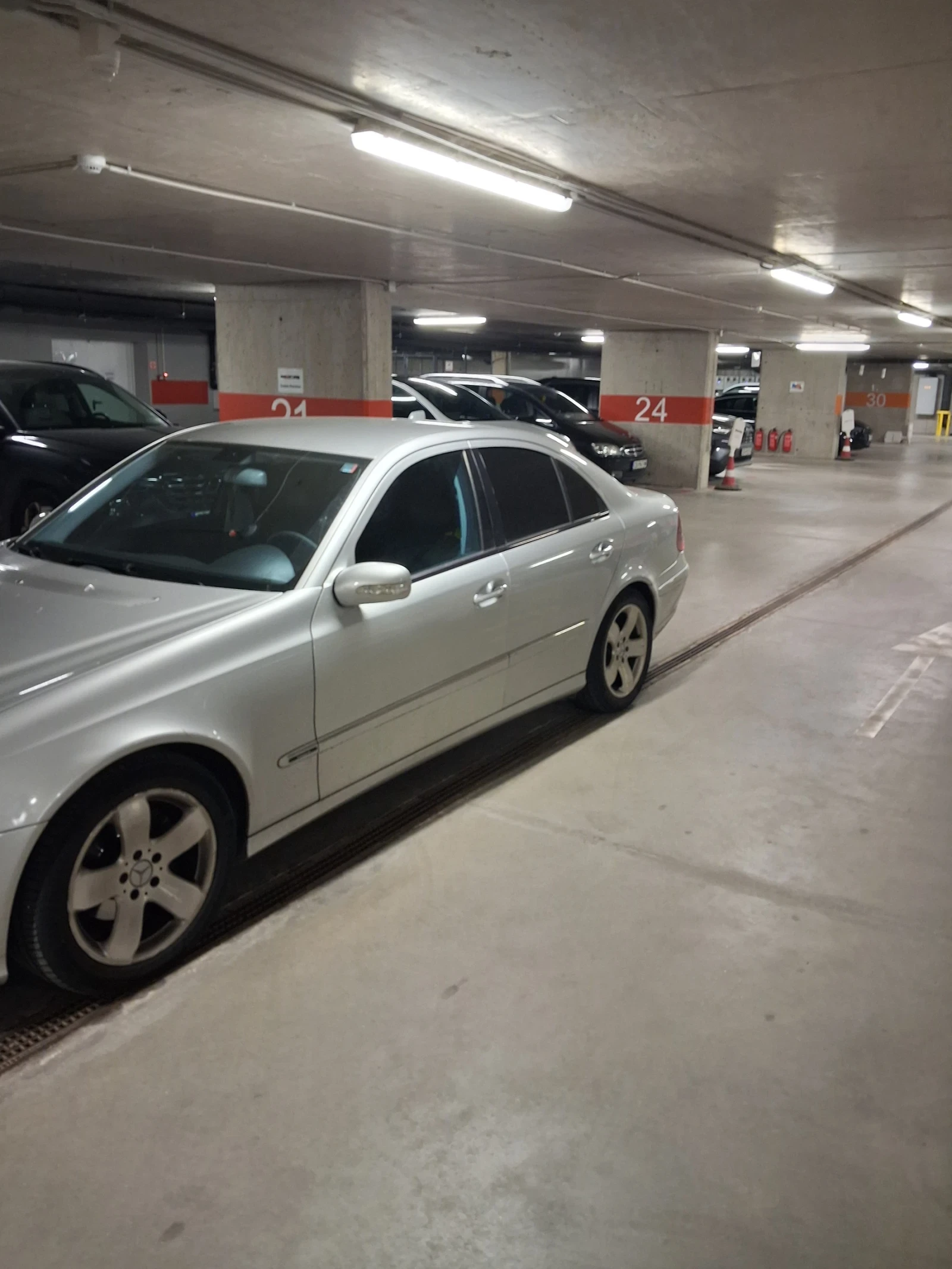 Mercedes-Benz C 220, снимка 2 - Автомобили и джипове - 54634428