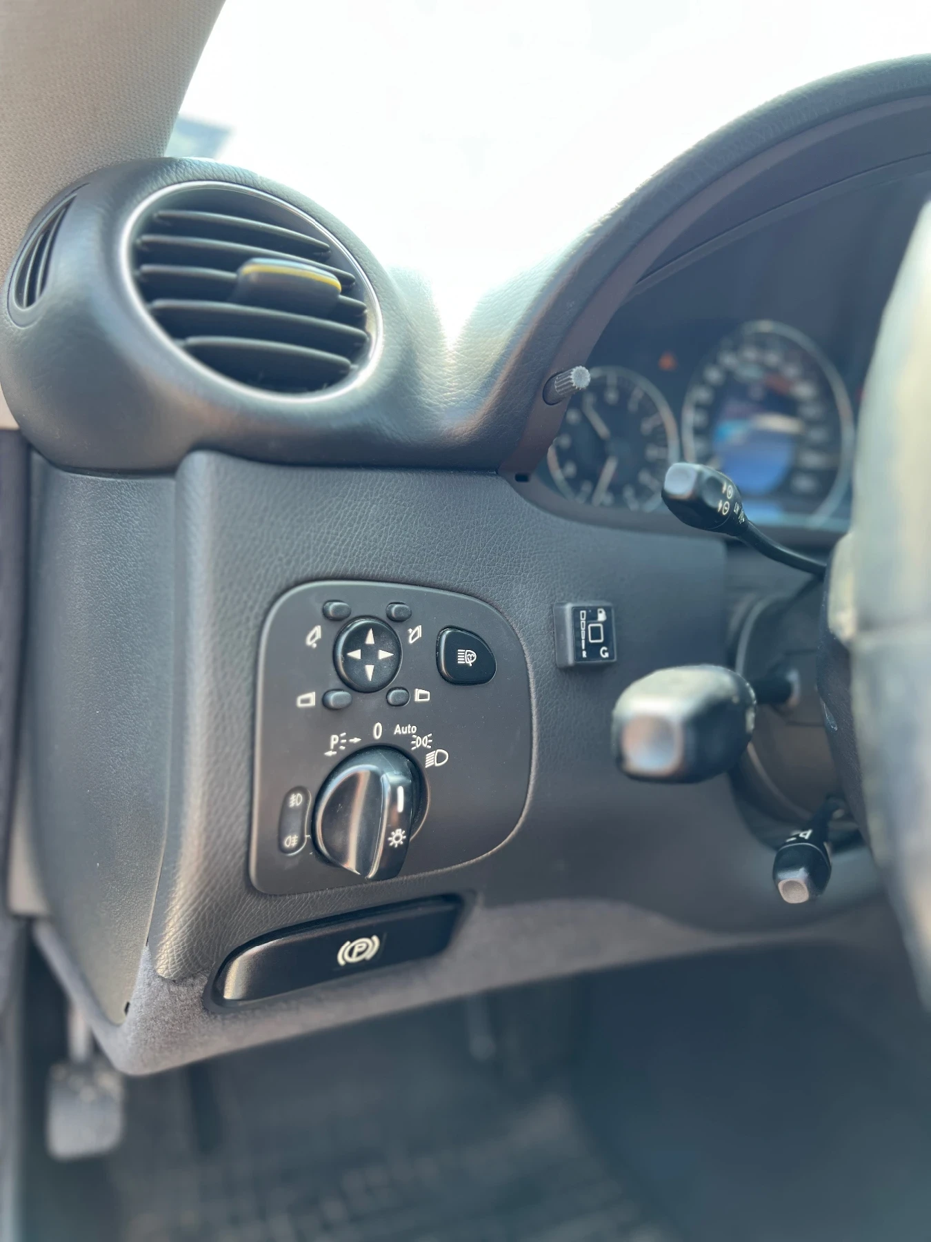 Mercedes-Benz CLK CLK 320 | 2004 г. | Бензин + Газ | Designo, снимка 13 - Автомобили и джипове - 55076901