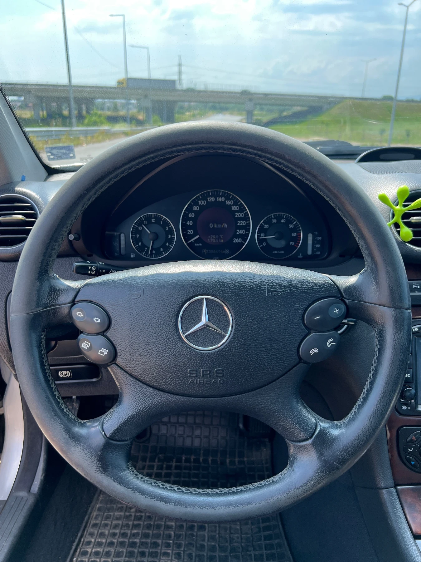 Mercedes-Benz CLK CLK 320 | 2004 г. | Бензин + Газ | Designo, снимка 12 - Автомобили и джипове - 55076901