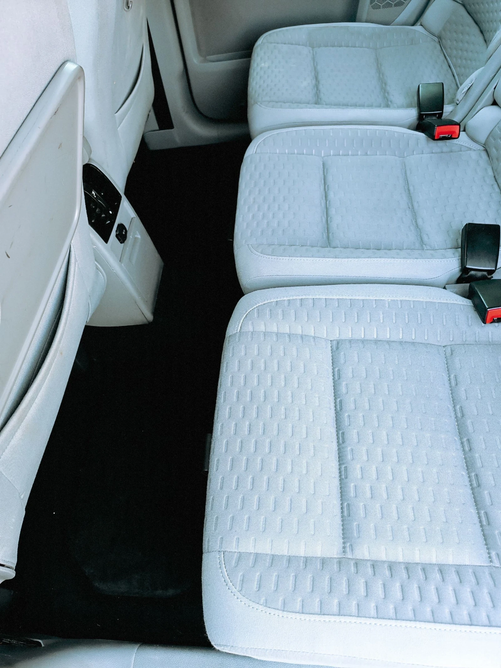 VW Touran 1.9 105кс automatic , снимка 13 - Автомобили и джипове - 55362019