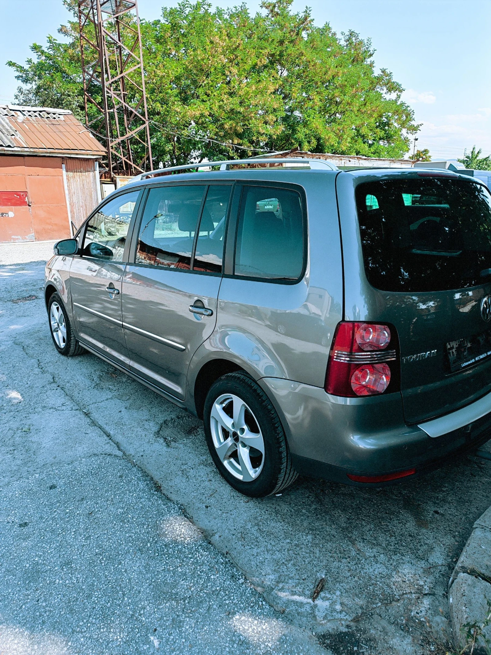 VW Touran 1.9 105кс automatic , снимка 4 - Автомобили и джипове - 55362019