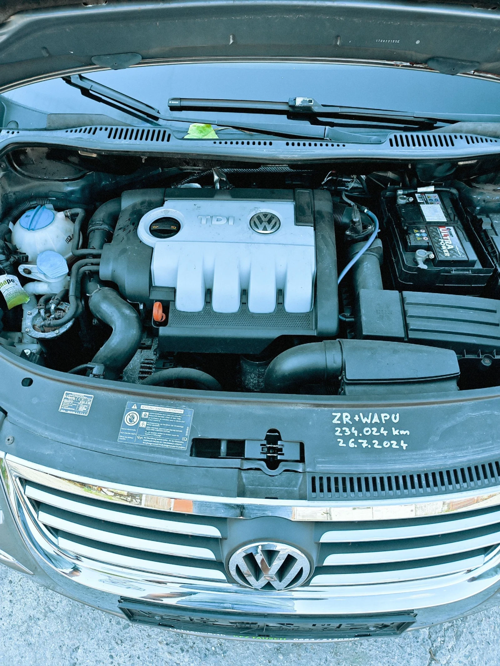 VW Touran 1.9 105кс automatic , снимка 15 - Автомобили и джипове - 55362019