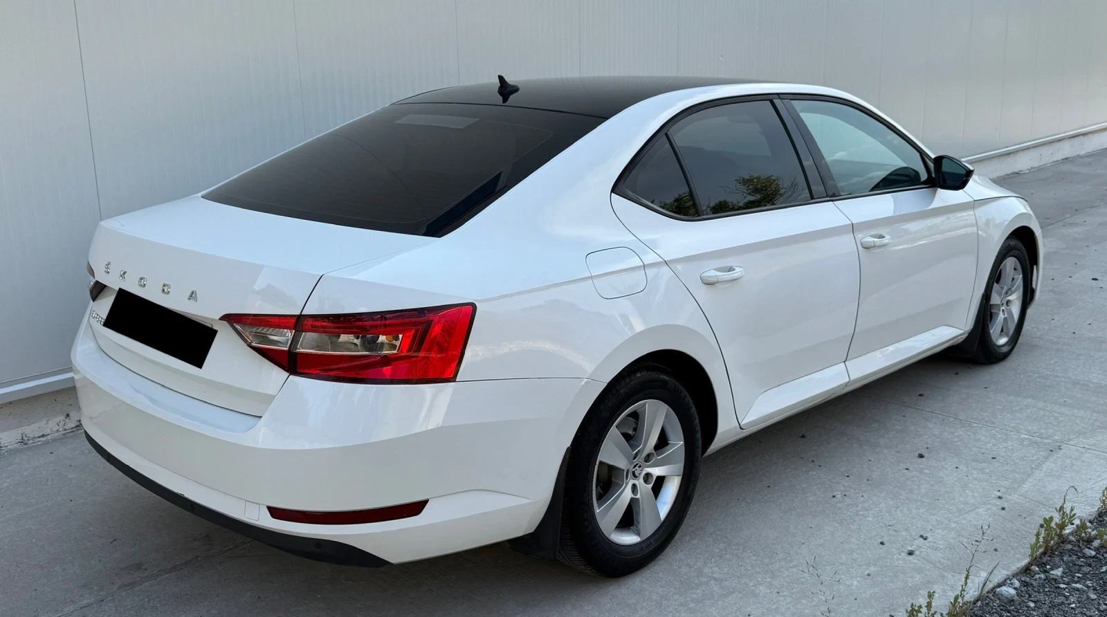 Skoda Superb * LED* ТОП ЦЕНА* 2.0TDI* ПЕРФЕКТЕН* , снимка 8 - Автомобили и джипове - 55612925