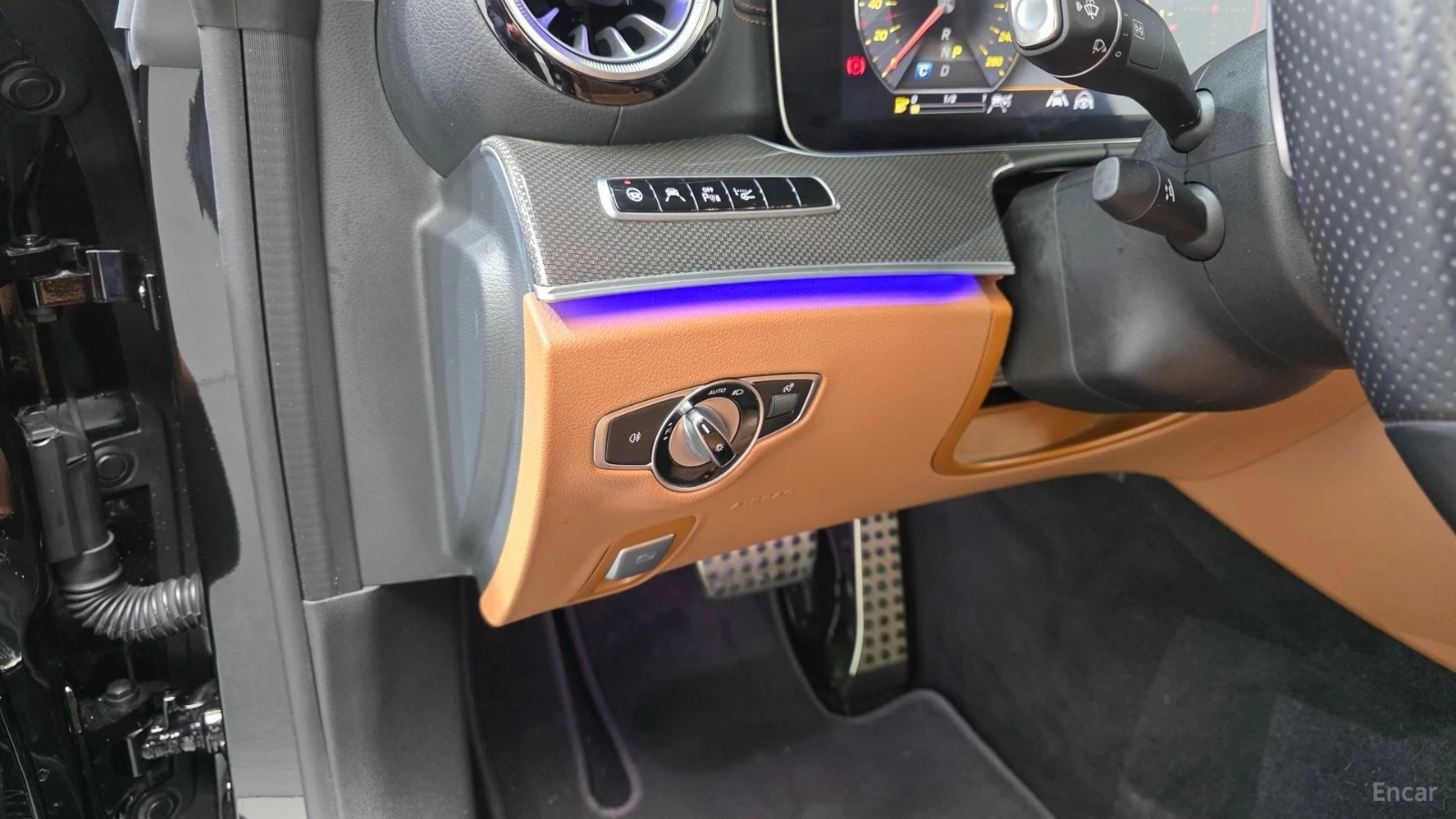 Mercedes-Benz E 450 4MATIC/AMG-LINE/FULL-ASSISTS/BURMESTER/SUNROOF, снимка 13 - Автомобили и джипове - 55614853