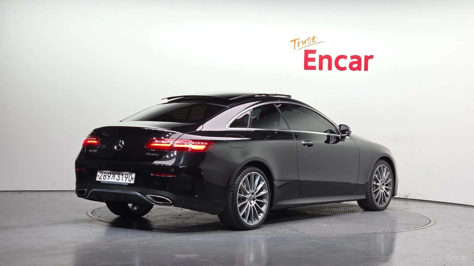 Mercedes-Benz E 450 4MATIC/AMG-LINE/FULL-ASSISTS/BURMESTER/SUNROOF, снимка 3 - Автомобили и джипове - 55614853