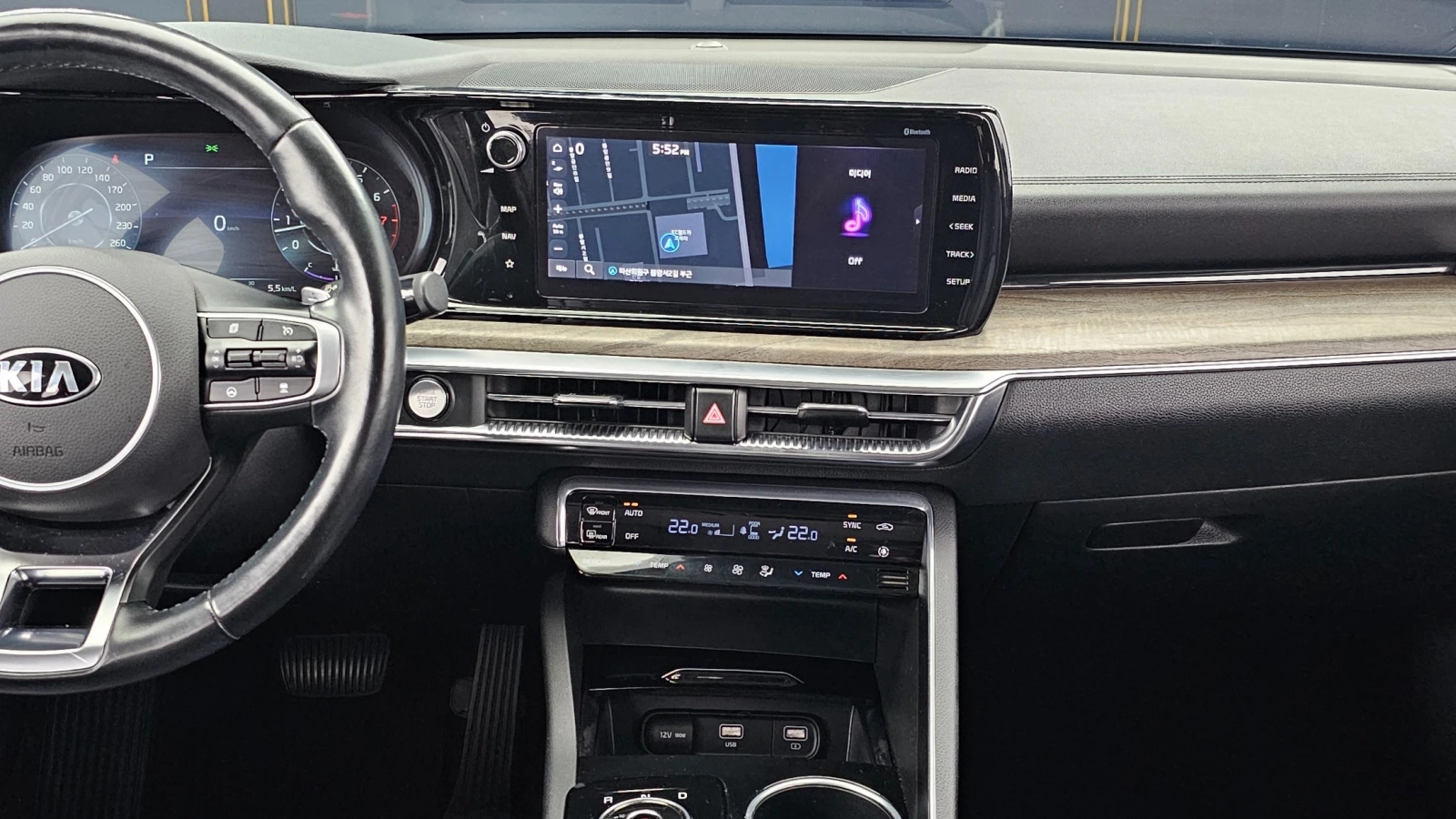 Kia K5 2.0 Noblesse | 360  камера | Адаптивен круиз контр, снимка 13 - Автомобили и джипове - 55874181