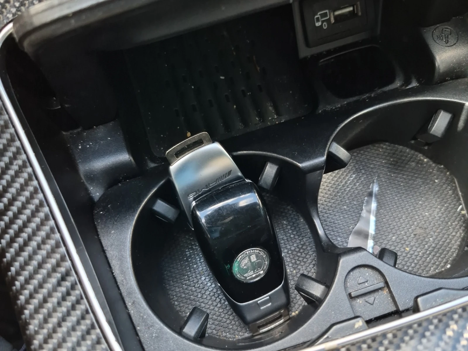 Mercedes-Benz E 63 AMG * E 63 S * АВТОКРЕДИТ БЕЗ ПЪРВОНАЧАЛНА ВНОСКА* , снимка 8 - Автомобили и джипове - 56136859
