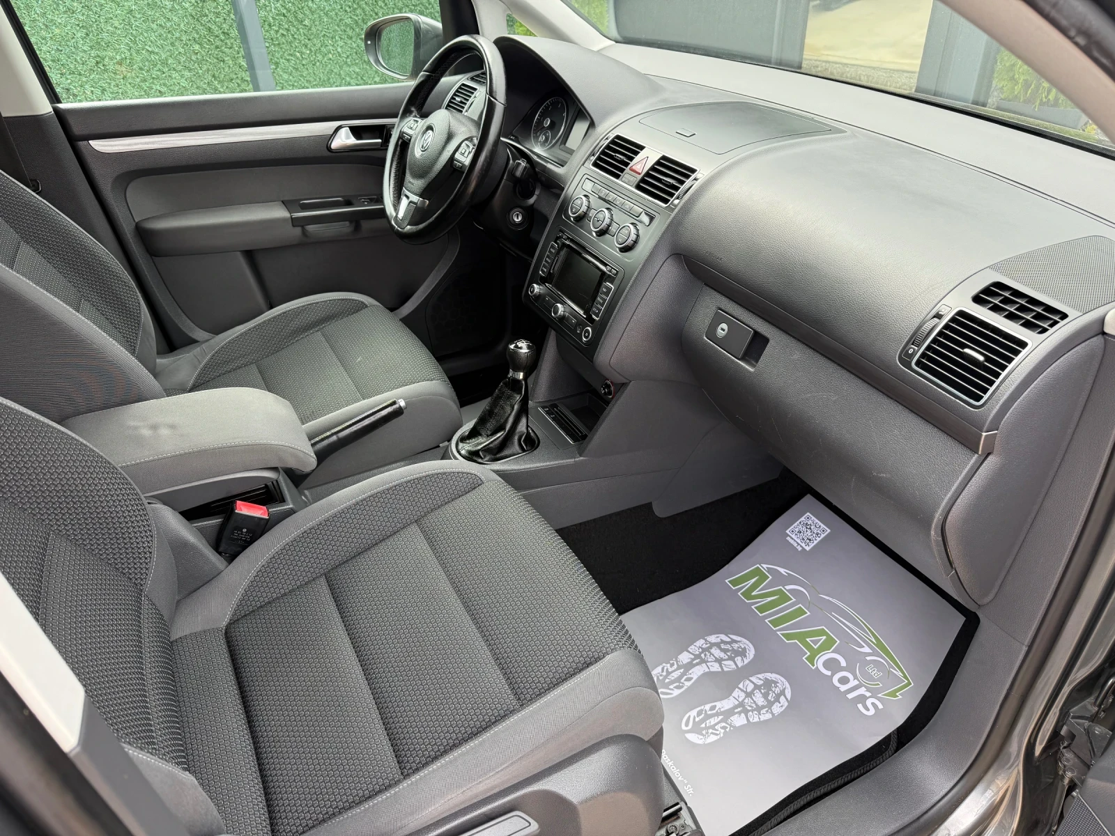 VW Touran 1.6TDI* 105h.p* NAVIGATION* EURO5, снимка 14 - Автомобили и джипове - 56223482