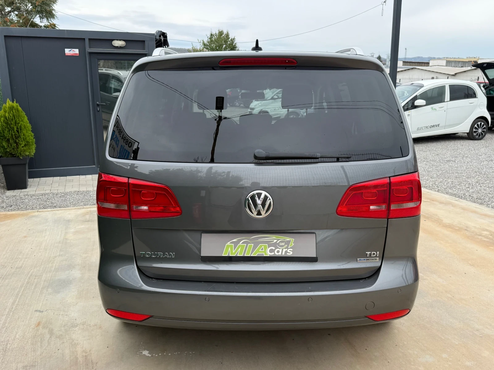 VW Touran 1.6TDI* 105h.p* NAVIGATION* EURO5, снимка 4 - Автомобили и джипове - 56223482