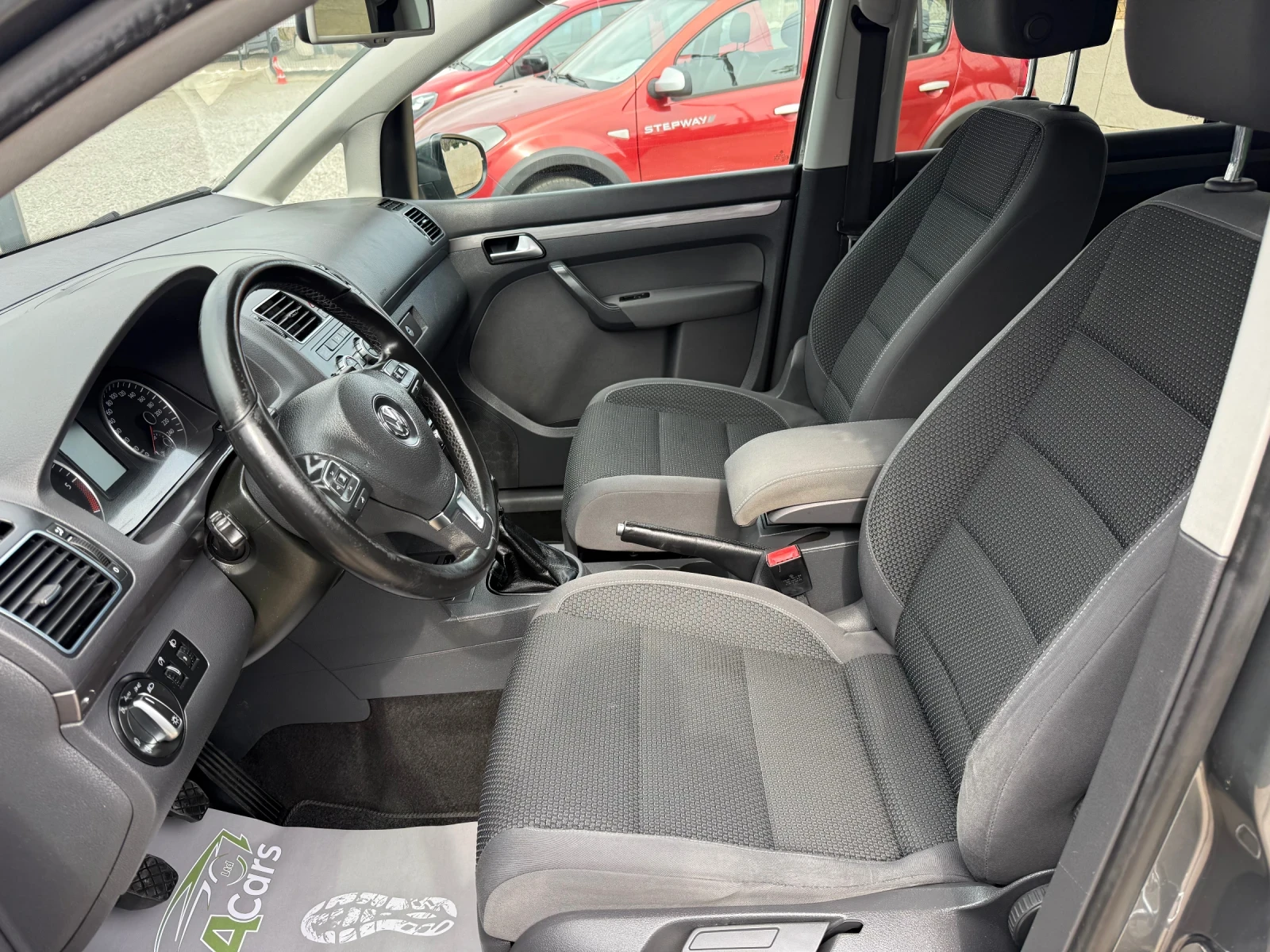VW Touran 1.6TDI* 105h.p* NAVIGATION* EURO5, снимка 10 - Автомобили и джипове - 56223482