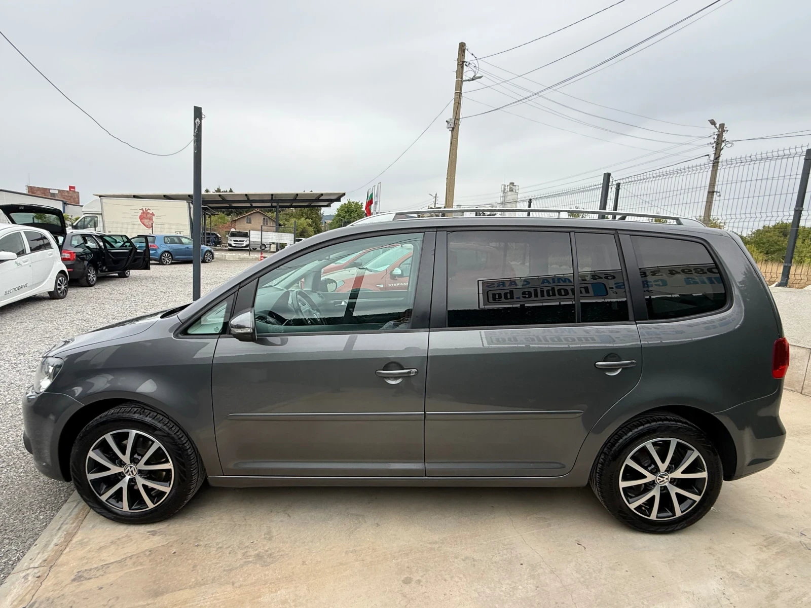 VW Touran 1.6TDI* 105h.p* NAVIGATION* EURO5, снимка 2 - Автомобили и джипове - 56223482