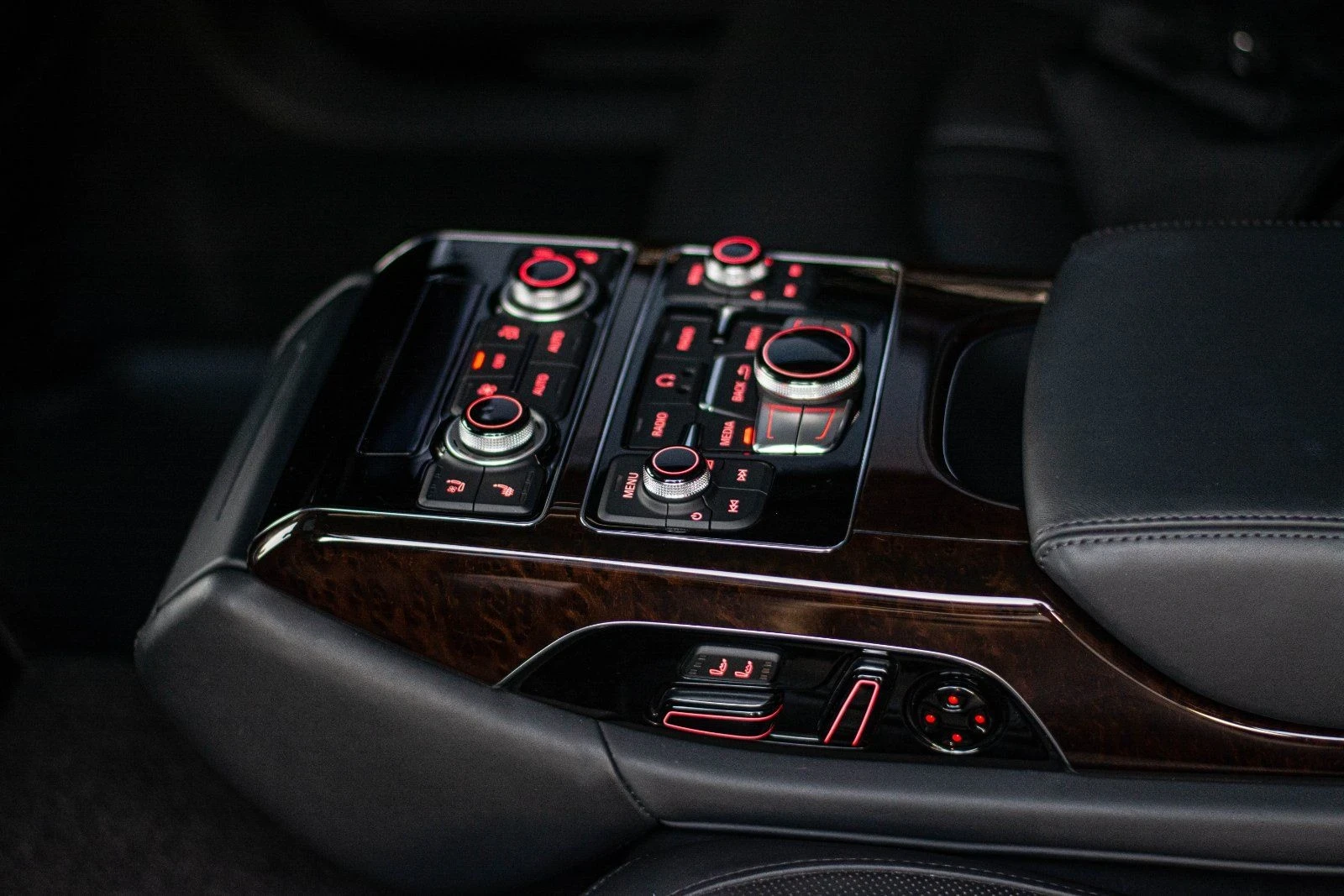 Audi A8 4.2TDI V8 QUATTRO, снимка 14 - Автомобили и джипове - 56549646