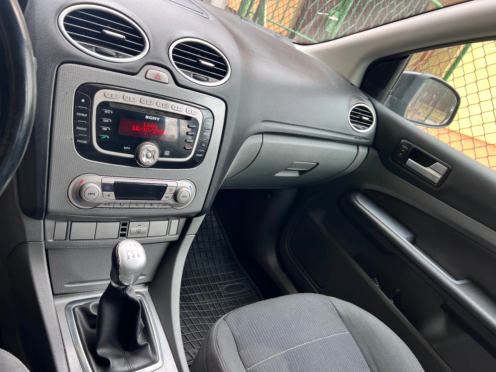 Ford Focus 1.6 TDCI, снимка 8 - Автомобили и джипове - 56551927