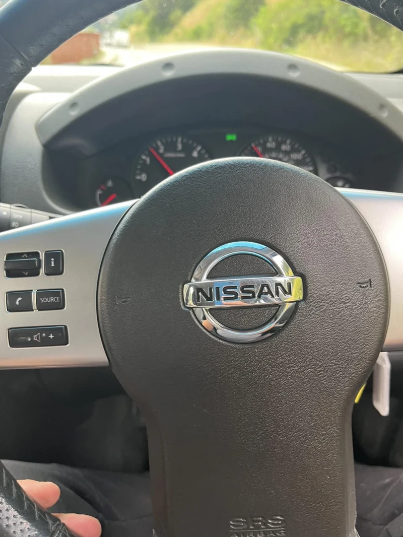 Nissan Navara, снимка 6 - Автомобили и джипове - 47238679