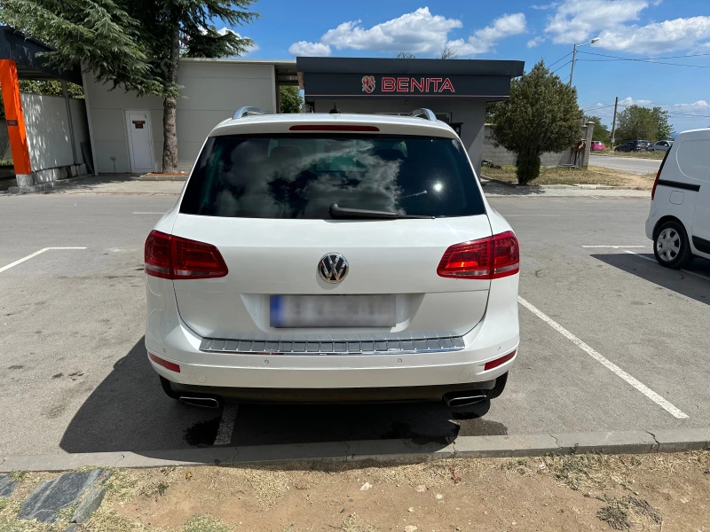 VW Touareg, снимка 3 - Автомобили и джипове - 47710396