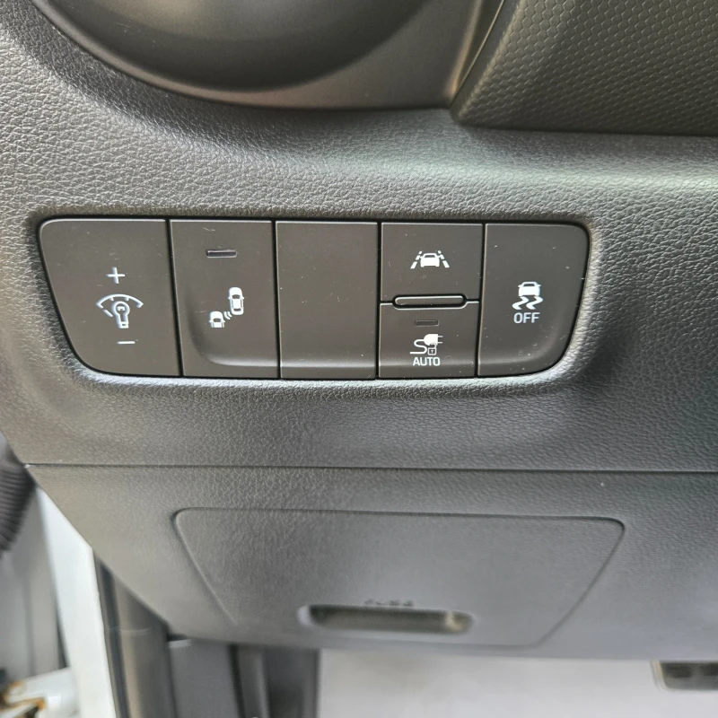Hyundai Kona 64KWh, BLUE-DRIVE , снимка 14 - Автомобили и джипове - 52326044