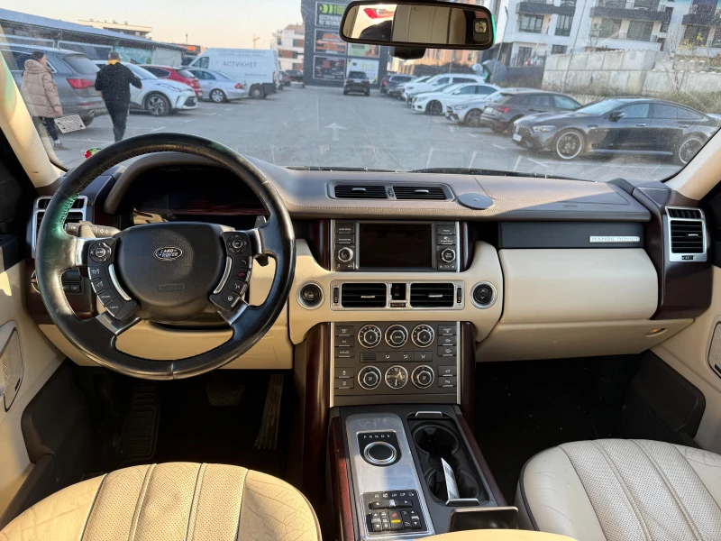 Land Rover Range rover V8 4.4/ FACELIFT/ПОДГРЕВ/ОБДУХВАНЕ/КАМЕРА/ПАНОРАМА, снимка 6 - Автомобили и джипове - 52737420