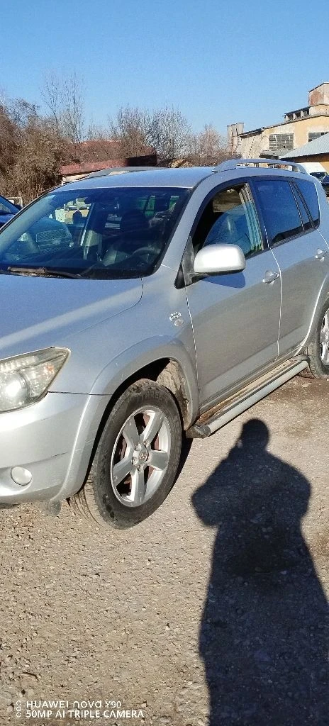 Toyota Rav4 2.2 D обслужен, снимка 2 - Автомобили и джипове - 48401689