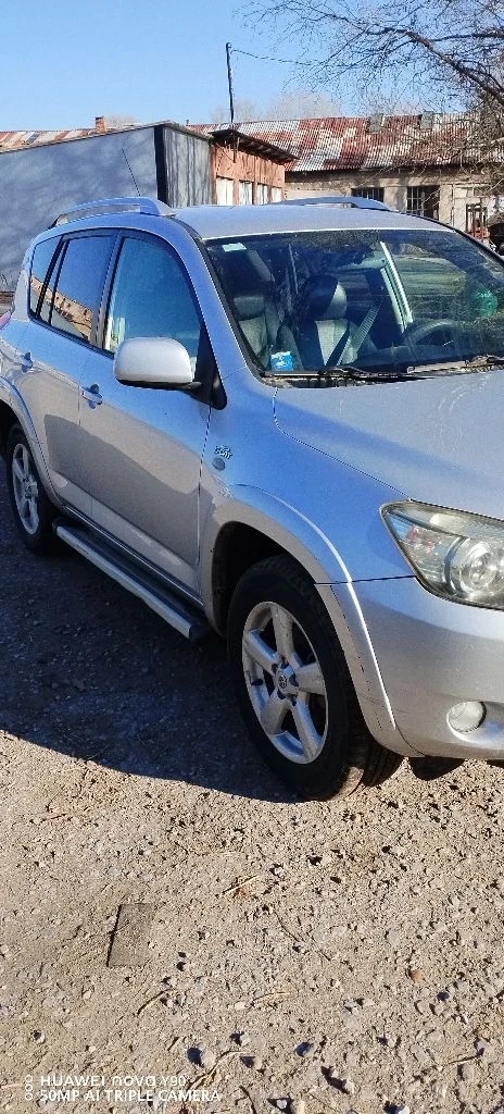 Toyota Rav4 2.2 D обслужен, снимка 3 - Автомобили и джипове - 48401689