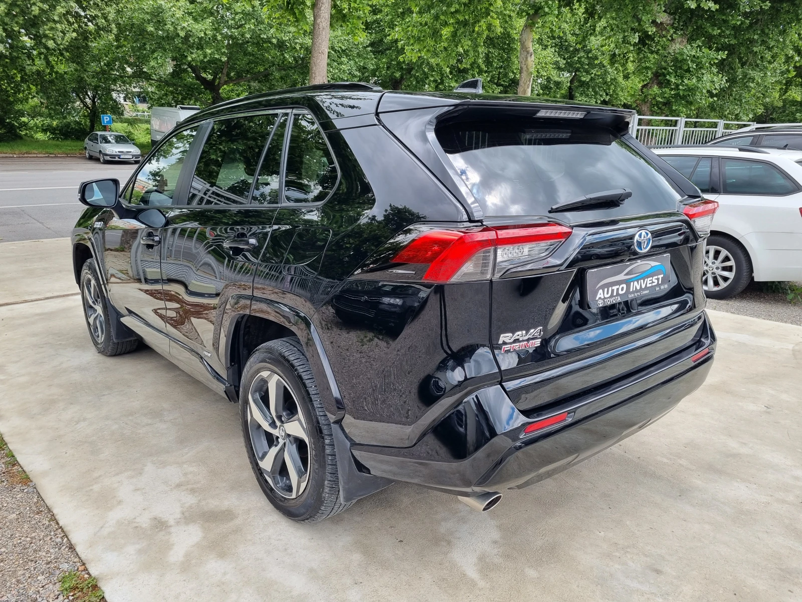 Toyota Rav4 2, 5 Plug-in Hybrid AWD Style black edition - изображение 5