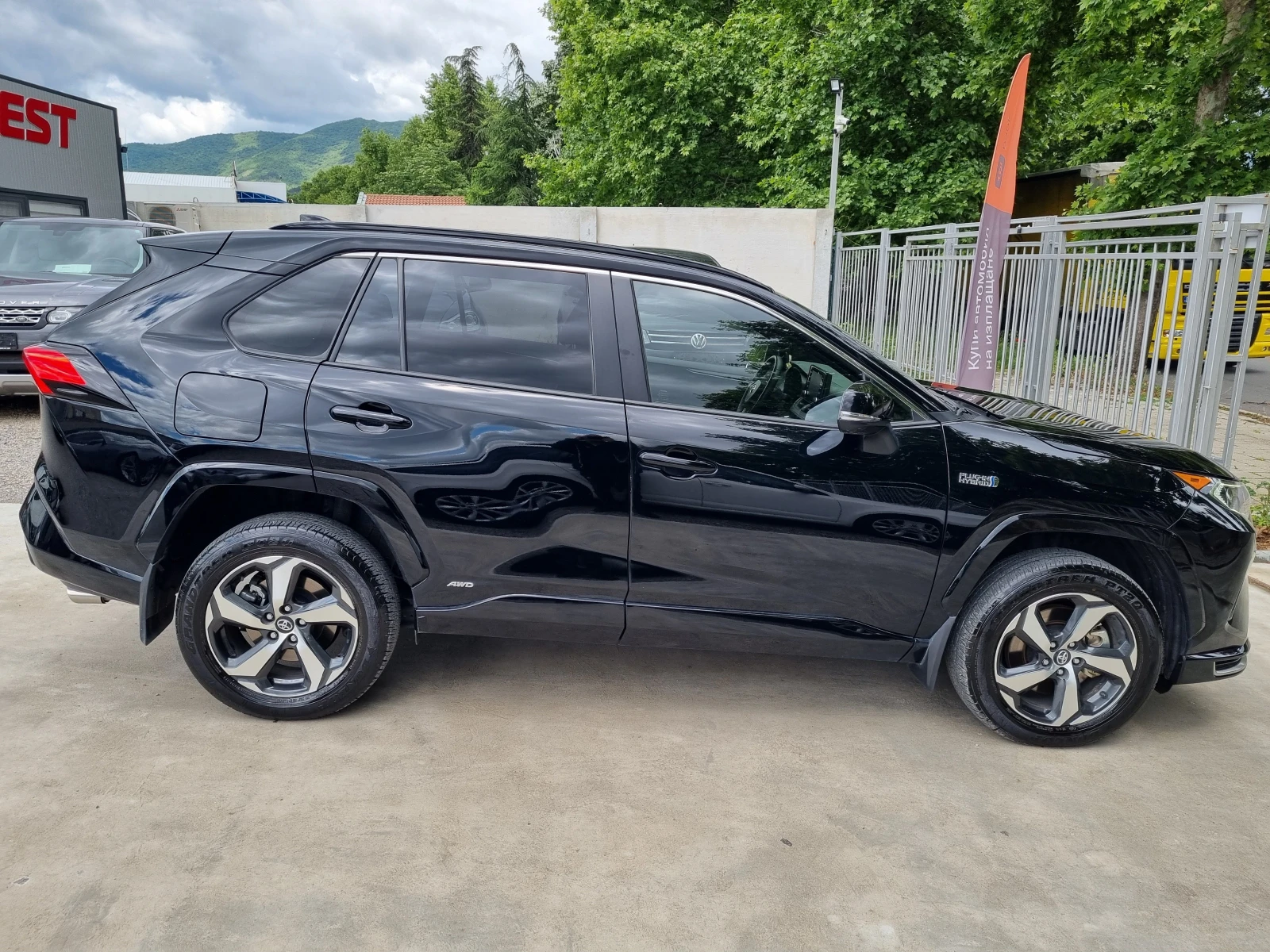 Toyota Rav4 2, 5 Plug-in Hybrid AWD Style black edition - изображение 8