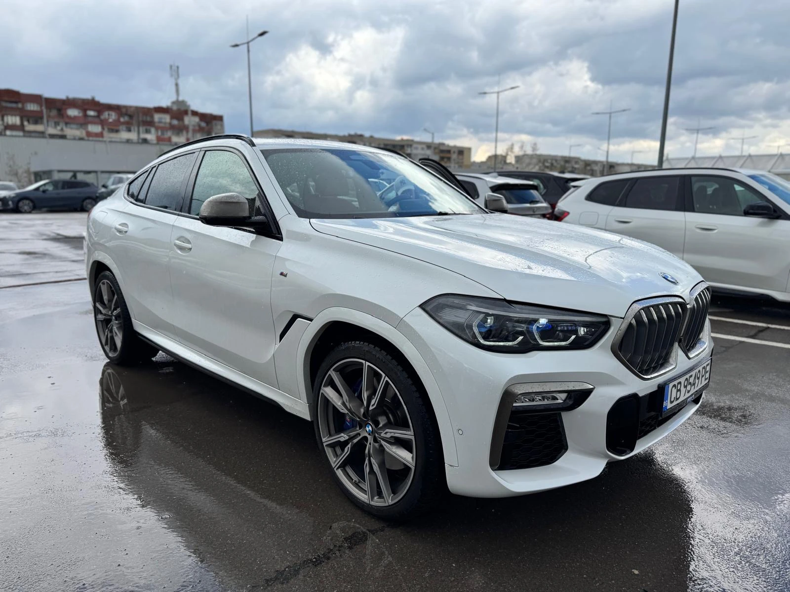 BMW X6 M50i  - изображение 2
