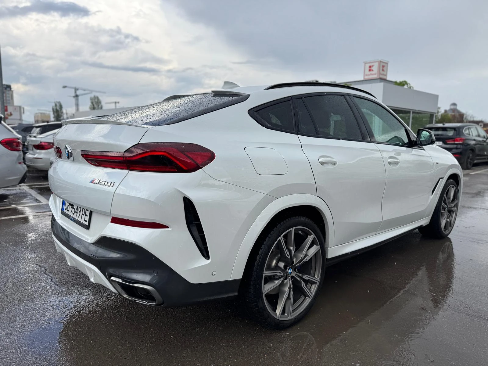BMW X6 M50i  - изображение 4