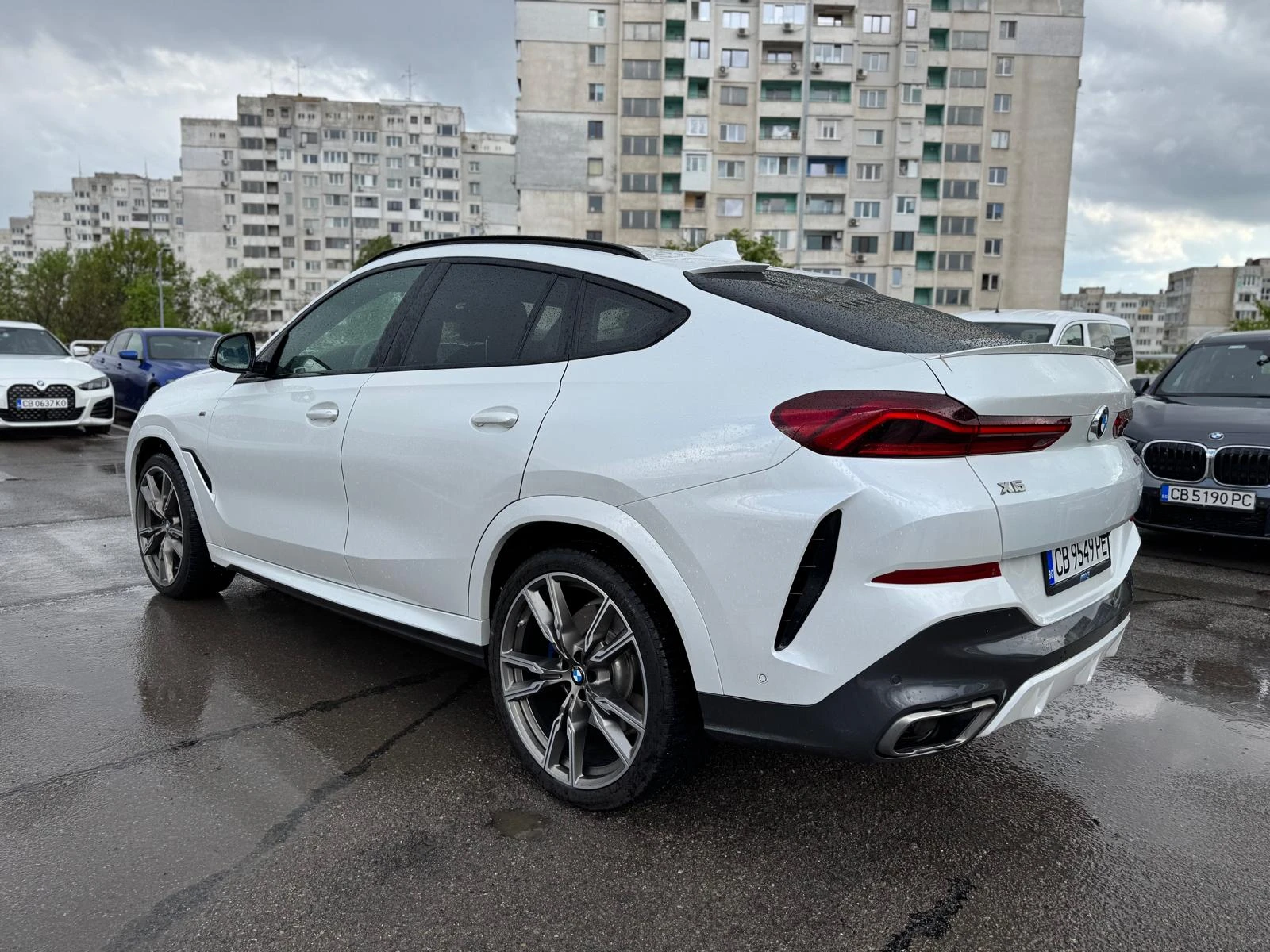 BMW X6 M50i  - изображение 6