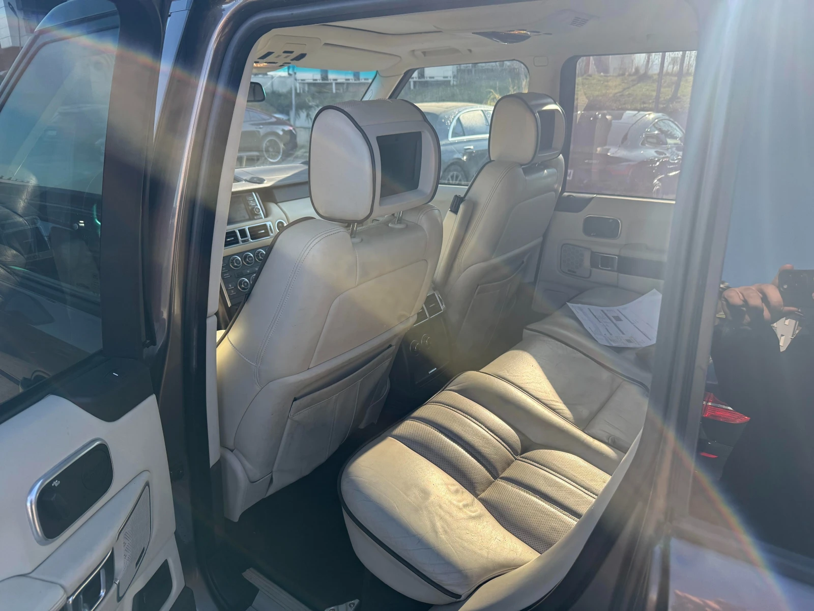 Land Rover Range rover V8 4.4/ FACELIFT/ПОДГРЕВ/ОБДУХВАНЕ/КАМЕРА/ПАНОРАМА - изображение 8