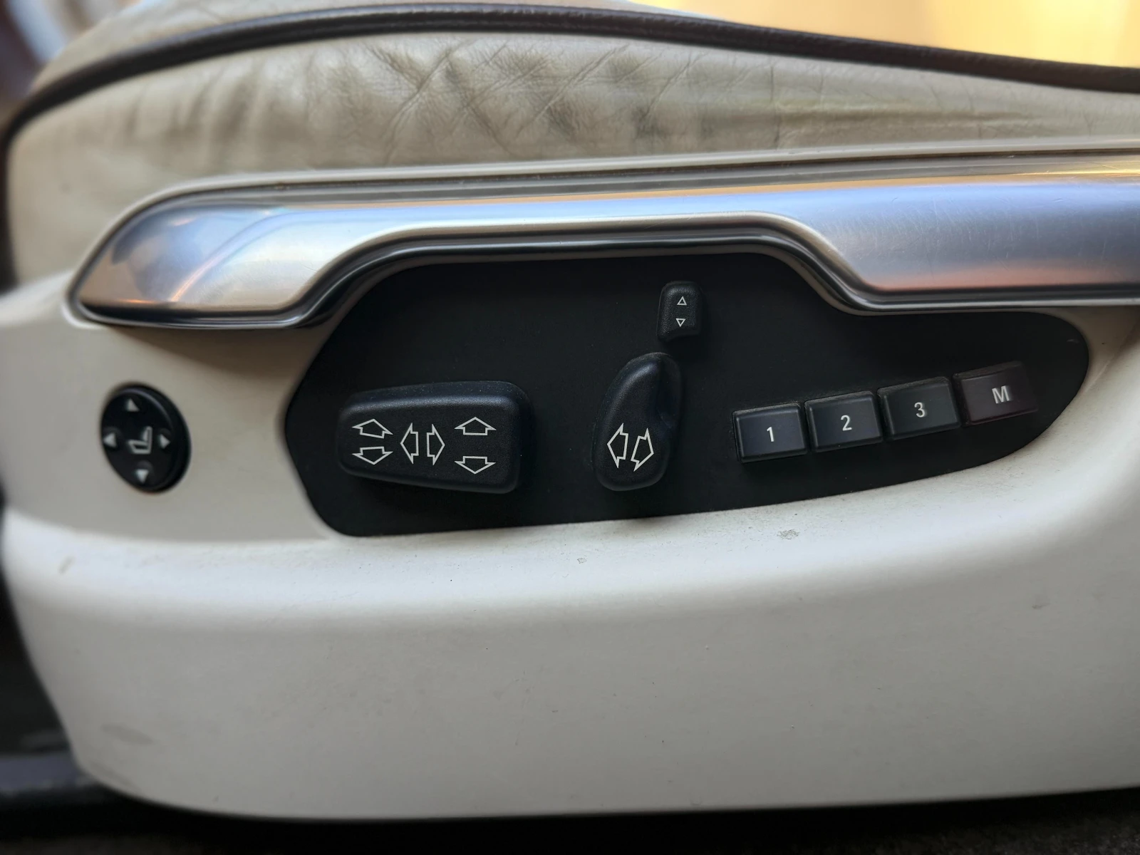 Land Rover Range rover V8 4.4/ FACELIFT/ПОДГРЕВ/ОБДУХВАНЕ/КАМЕРА/ПАНОРАМА - изображение 10