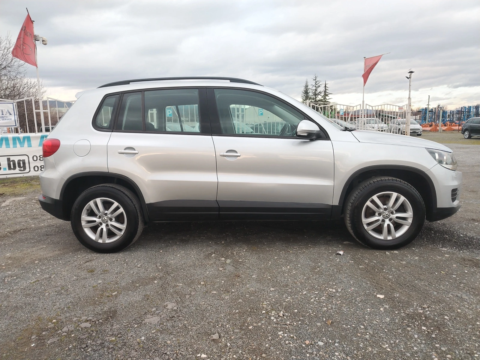 VW Tiguan 2.0-140 КС FACELIFT 6ск NAVI 4x4 - изображение 4
