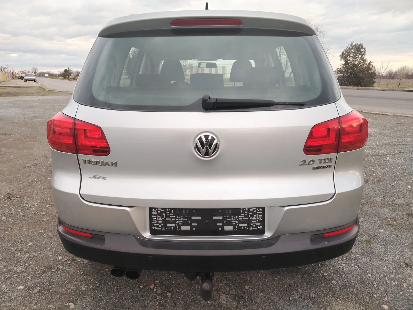 VW Tiguan 2.0-140 КС FACELIFT 6ск NAVI 4x4 - изображение 6