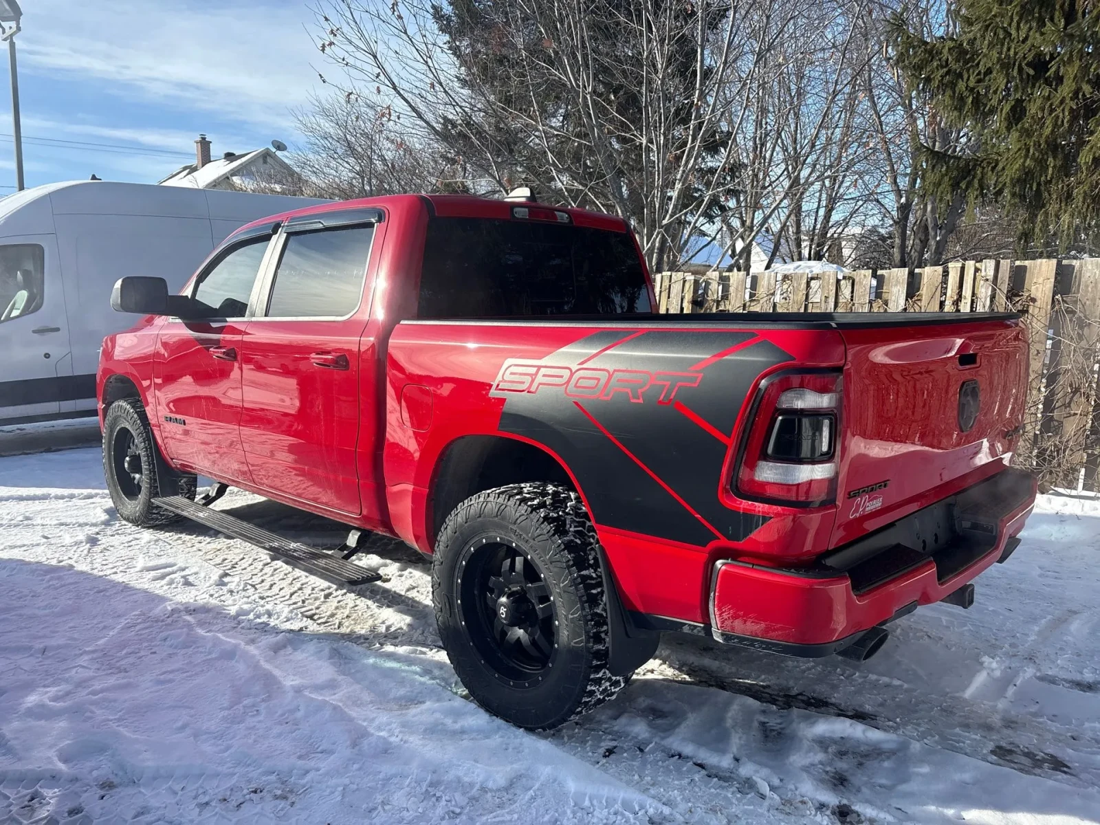 Dodge RAM 1500 Sport* 5.7 HEMI* CARFAX* LED BAR - изображение 4