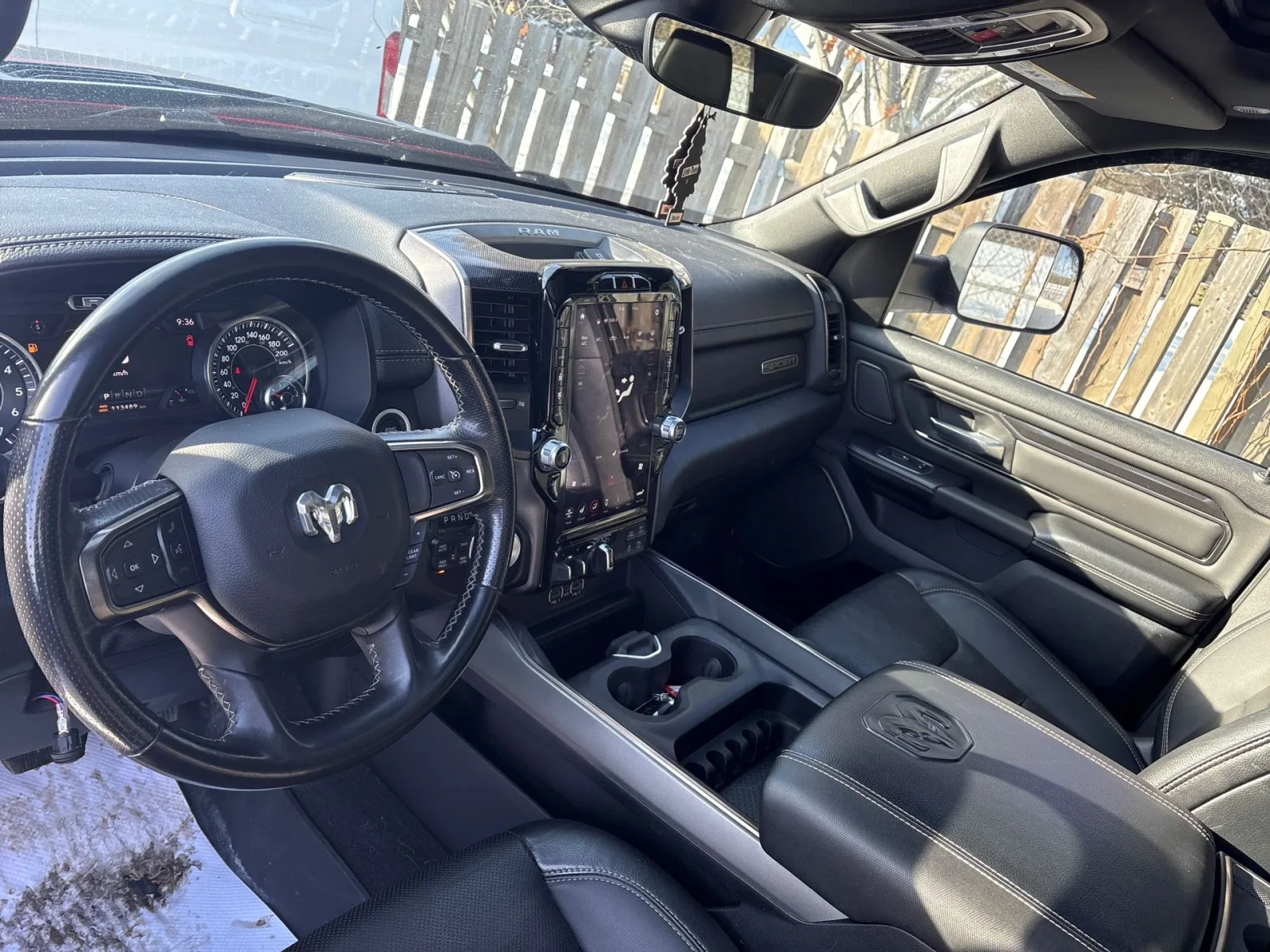 Dodge RAM 1500 Sport* 5.7 HEMI* CARFAX* LED BAR - изображение 7