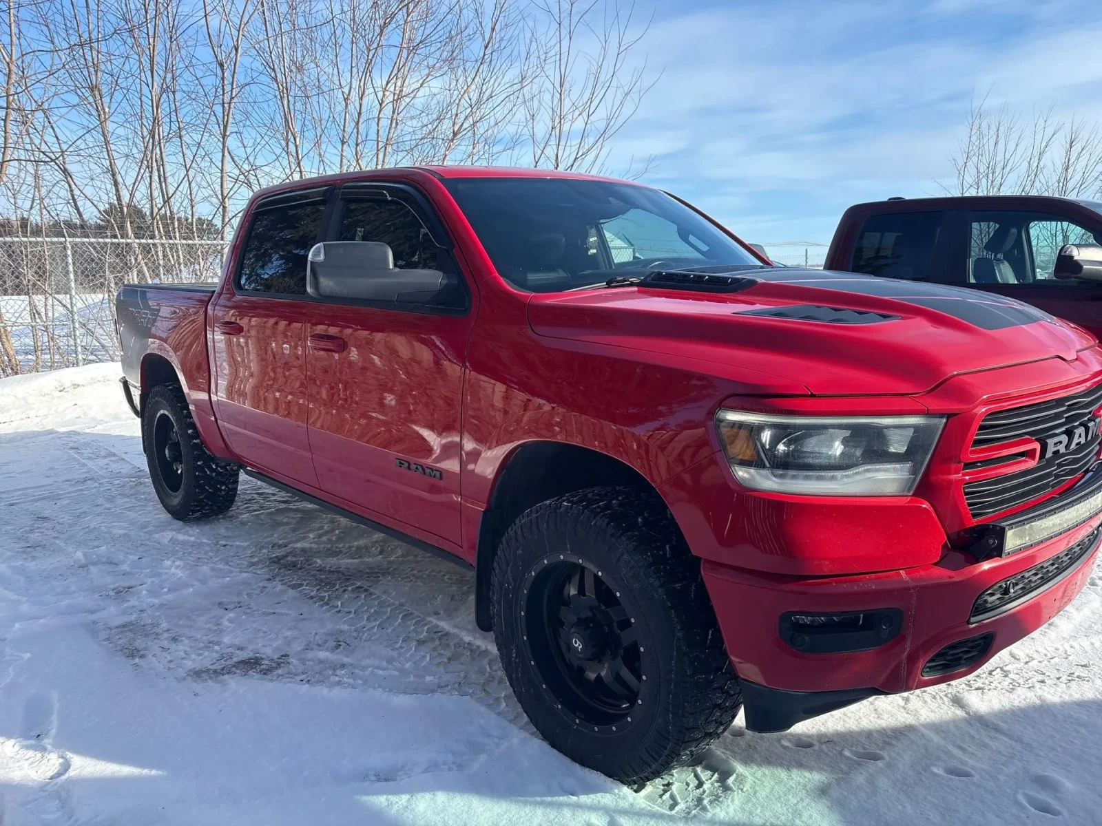 Dodge RAM 1500 Sport* 5.7 HEMI* CARFAX* LED BAR - изображение 2