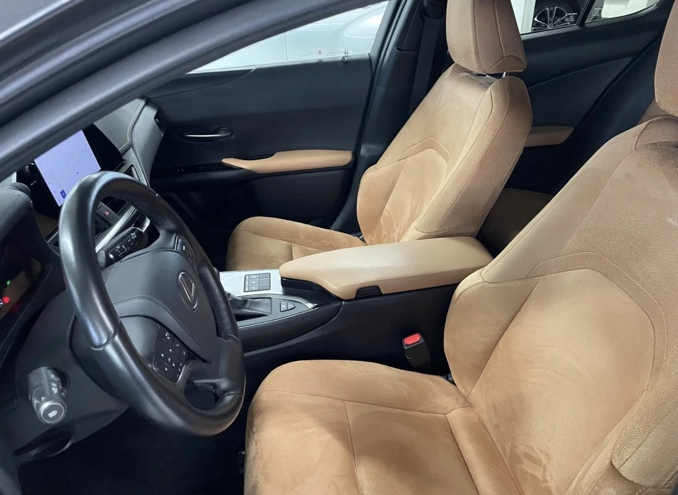 Lexus UX 250h Hybrid| Face| 2023| Euro 6D-Temp | Mobile.bg � ����������� 13